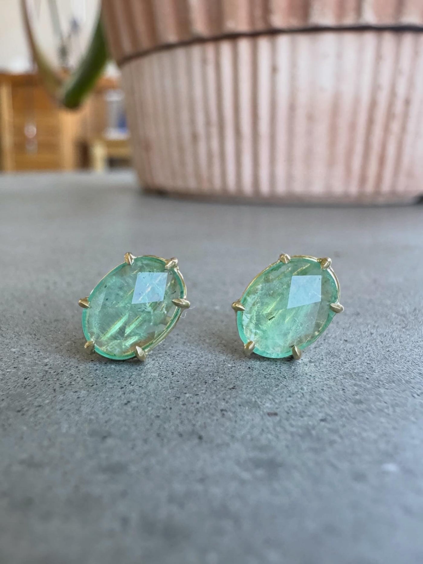 新品・未使用【GODSIZE】ROSE STUD w/emerald Keyzar · 5 CTW Stud Earrings Set With Emerald Lab Diamonds