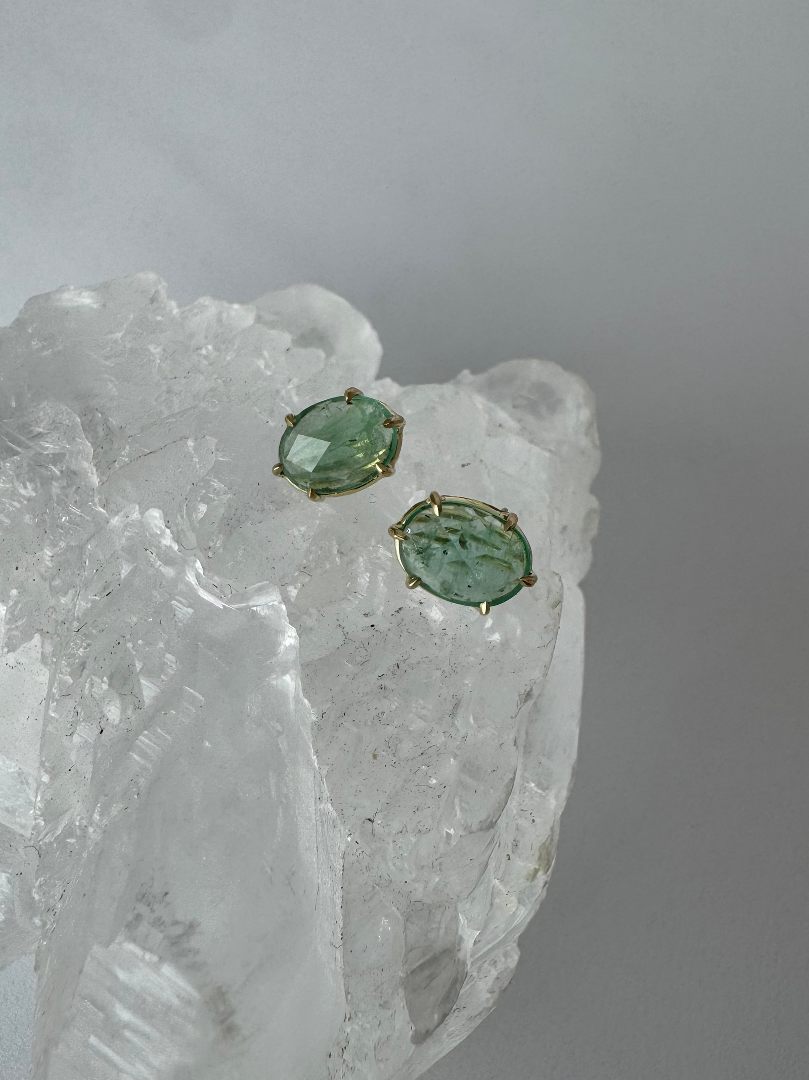 新品・未使用【GODSIZE】ROSE STUD w/emerald GGE-5R-M1-BZ.jpg